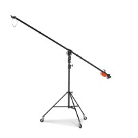 Manfrotto 025BS | Aluminiowy statyw oświetleniowy z ramieniem, kołami i przeciwwagą, wysokość do 0.85 m, udźwig do 3 kg Manfrott