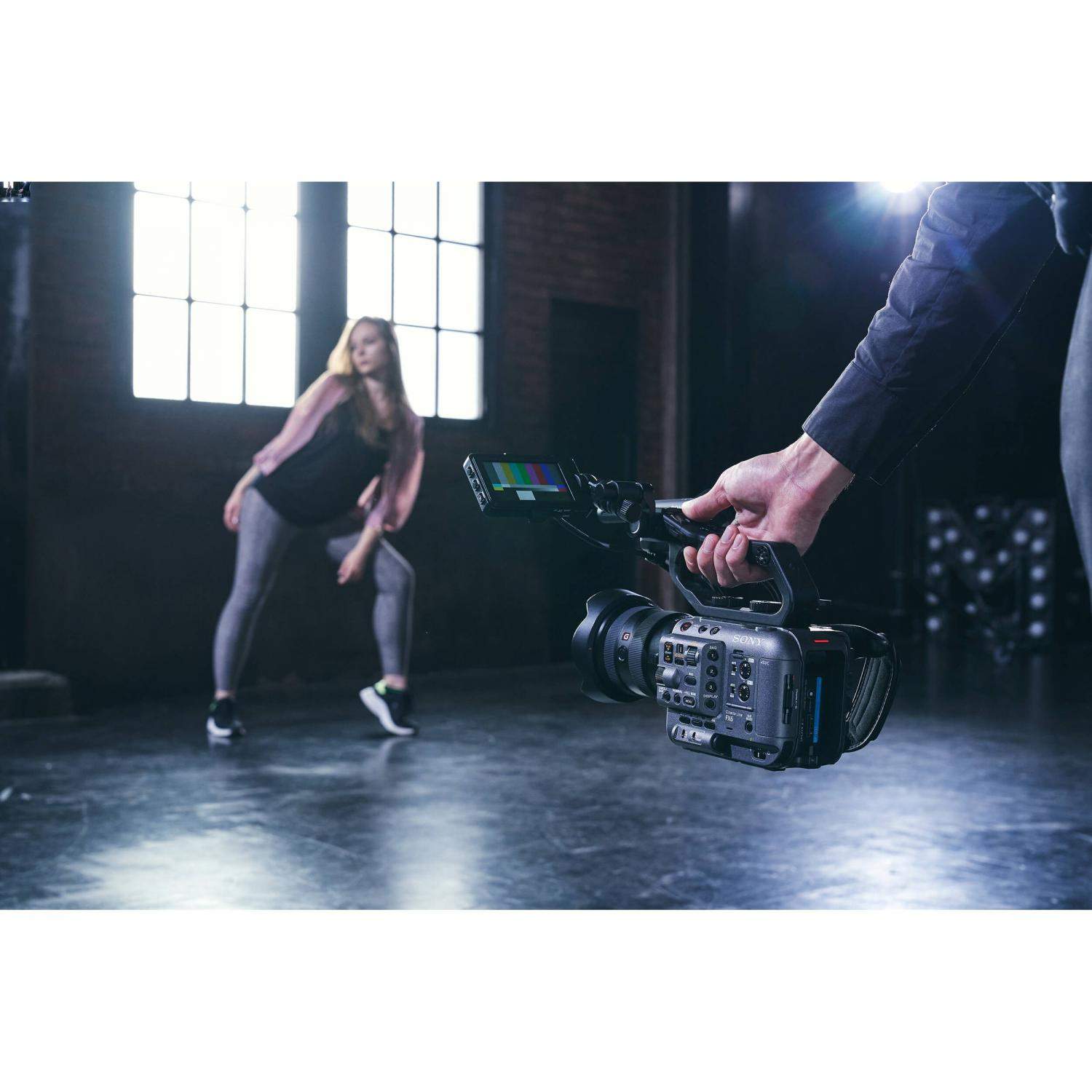 Sony FX6 | Kamera z wymienną optyką, pełna klatka, CMOS Exmor R, BIONZ XR, 4K 120 FPS, Full HD 120 FPS Sony - 12